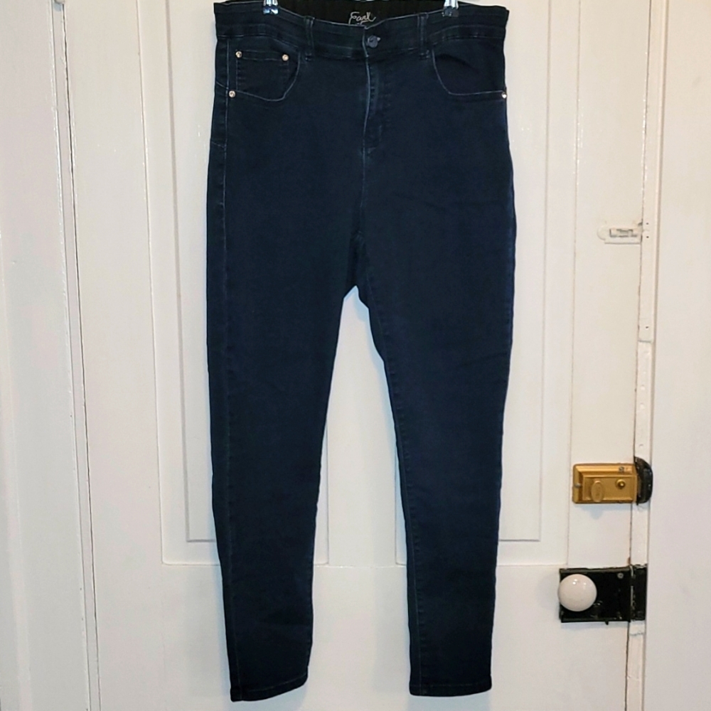 👖Earl Skinny Jeans👖